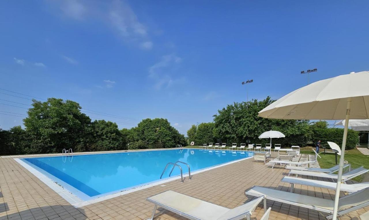 Wendy Apartment- Twobedroom & Pool & Parkprivatefree & Sports เดเซนซาโนเดลการ์ดา ภายนอก รูปภาพ
